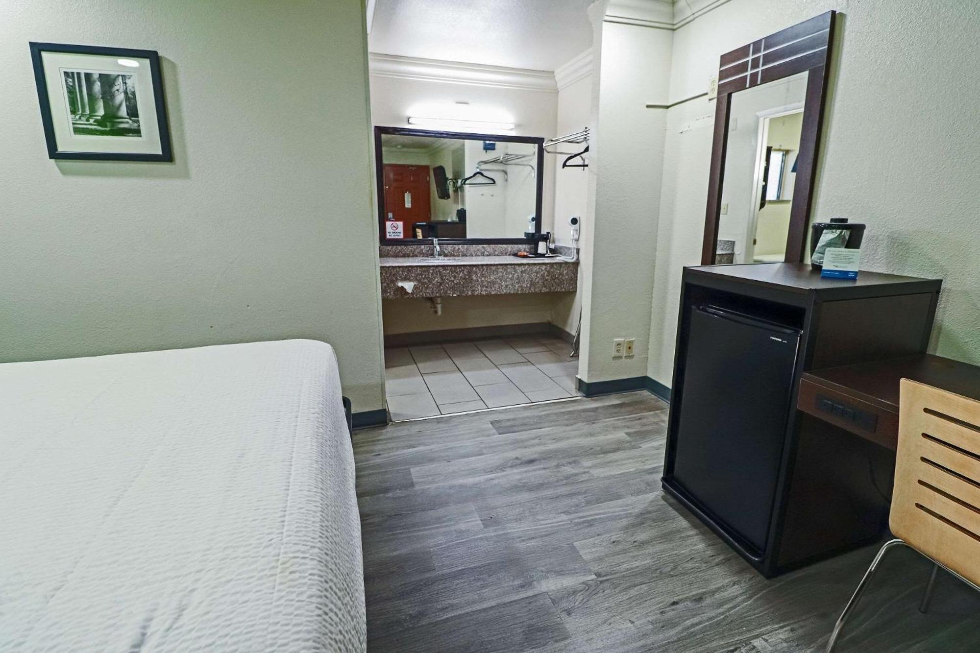 Rodeway Inn San Antonio Lackland Afb - Seaworld Exteriör bild